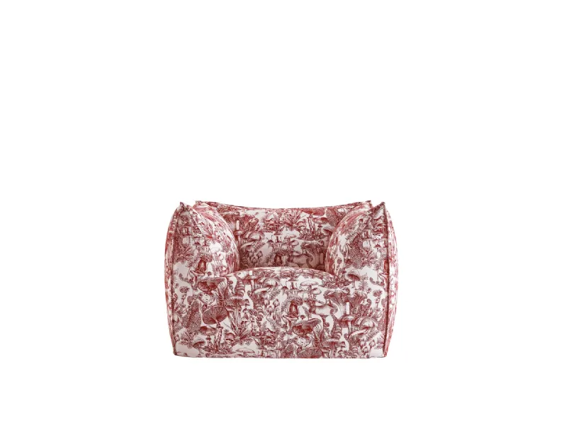 Poltrona Le Bambole x Stella McCartney in tessuto floreale dipinto a mano di B&B Italia