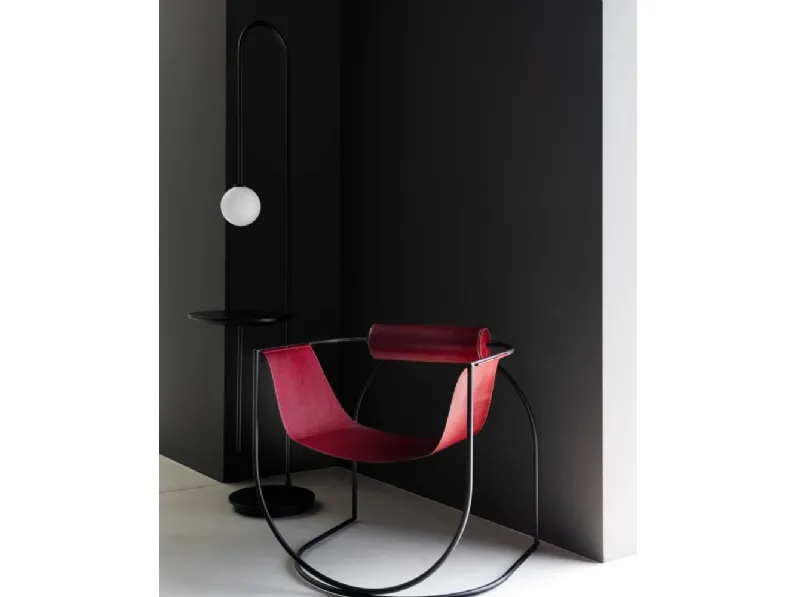 Poltrona scultura di design in cuoietto con struttura in acciaio Lemni di Living Divani