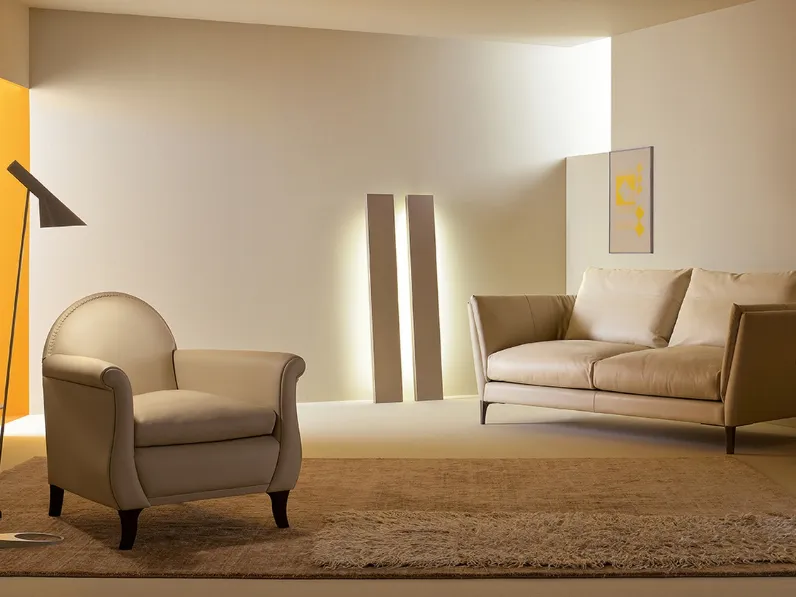 Poltroncina in pelle Lyra di Poltrona Frau