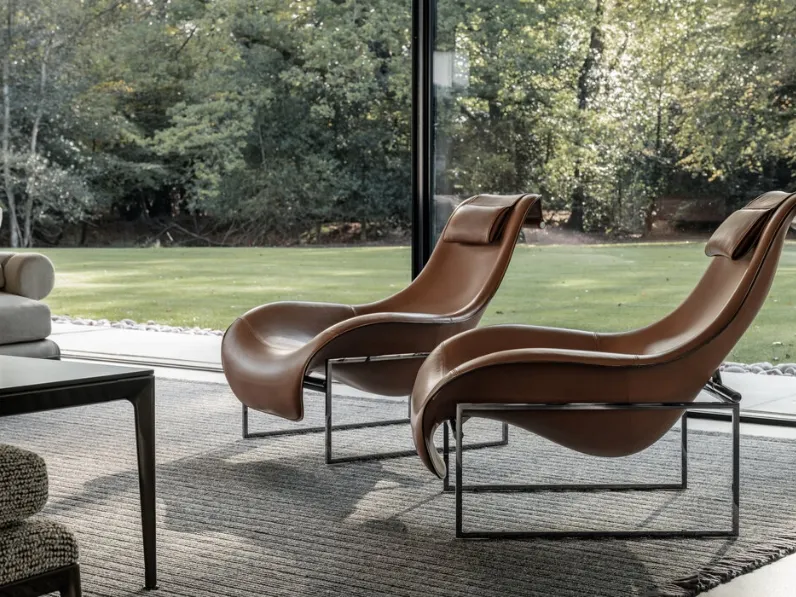 Poltrona Mart in pelle con poggiatesta di B&B Italia