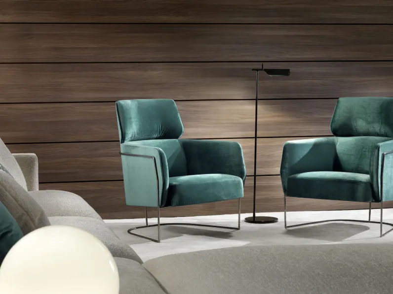 Poltrona in velluto con struttura in tubolare di metallo Nest di Marelli