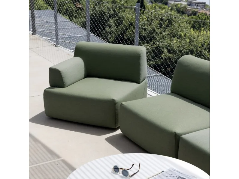 Poltrona imbottita in tessuto Palchetto di Kristalia