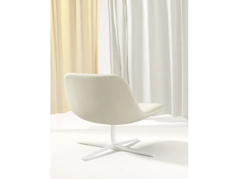 Poltroncina Pure Loop Lounge di Infiniti