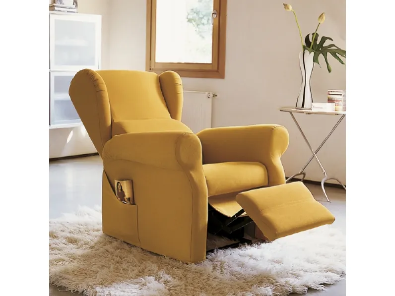 Poltrona Relax con meccanismo alzapersona Bergè di Rigosalotti