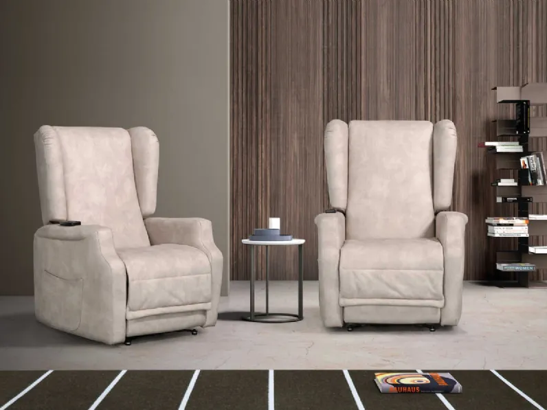 Poltrona Relax in pelle con alzapersona Floriane di Tancredi salotti