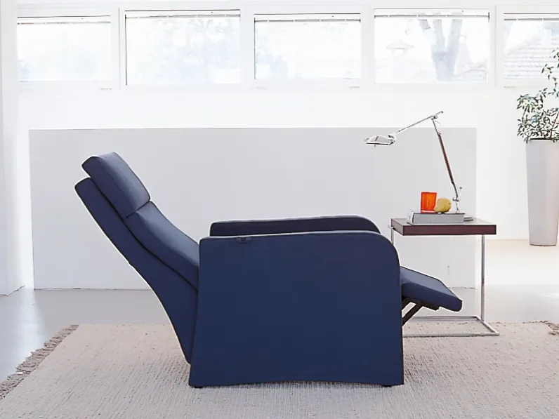 Poltrona Relax con meccanismo alzapersona Novella di Rigosalotti