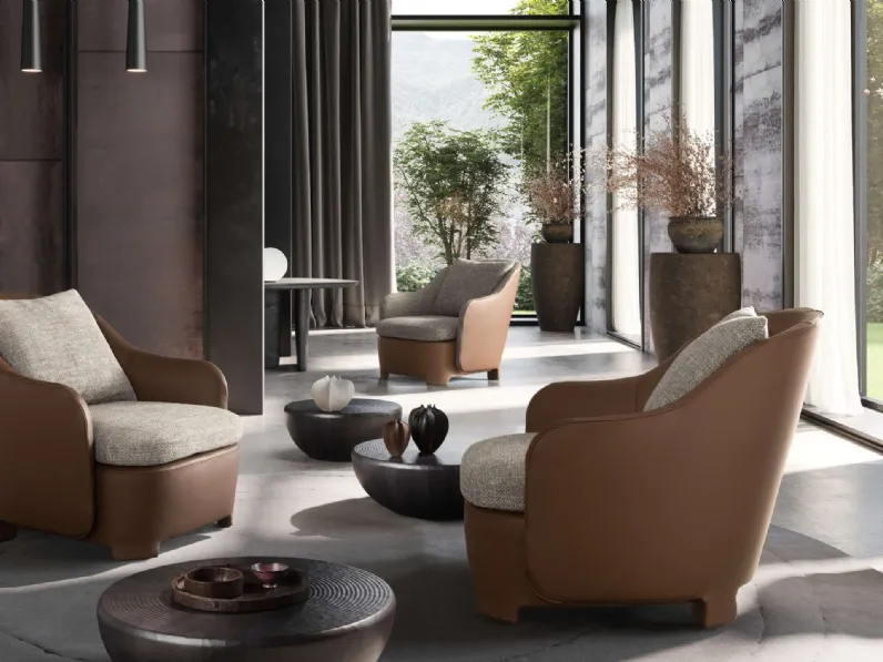 Poltrona in pelle e tessuto Rizz di Valentini