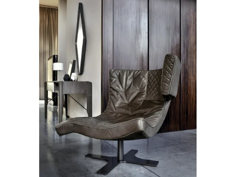 Poltrona in pelle dal design originale in pelle trapuntata Roxy di Arketipo