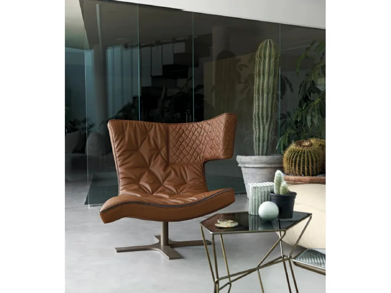 Poltrona in pelle dal design originale in pelle trapuntata Roxy di Arketipo