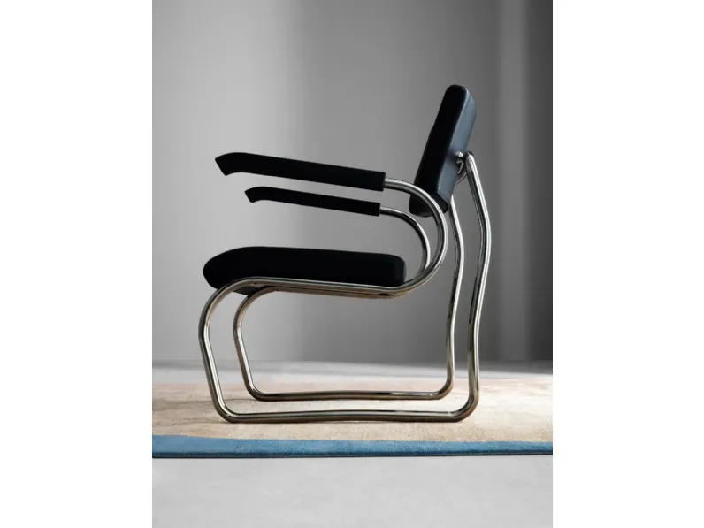 Poltroncina in pelle con struttura in acciaio Sant' Elia di Zanotta