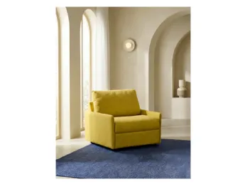 La poltrona letto Sebastopol di Bruma unisce design e funzionalità in un unico mobile elegante.