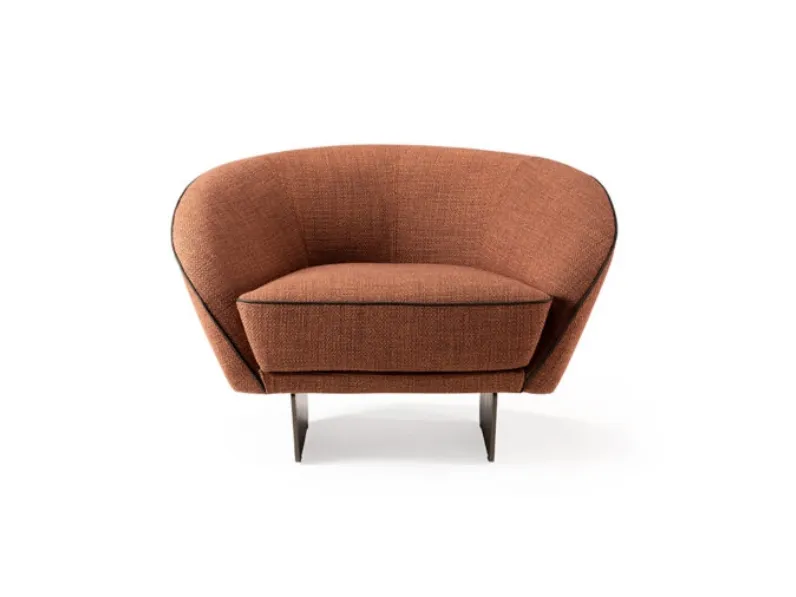 Poltrona in tessuto con piedini in metallo finitura Bronze Segno di Reflex