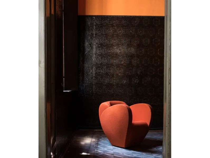 Poltroncina in tessuto morbida e confortevole Size Ten di Moroso