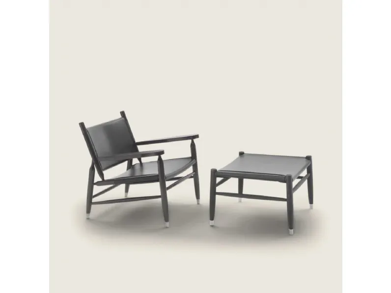 Poltroncina in cuoio con struttura in legno massello Tessa SH di Flexform