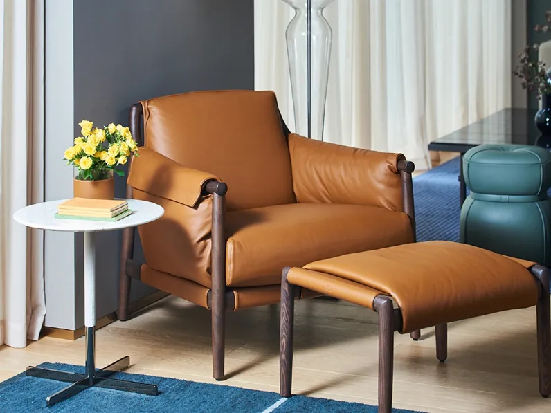 Poltrona Times Lounge in pelle con struttura in massello di Frassino di Poltrona Frau