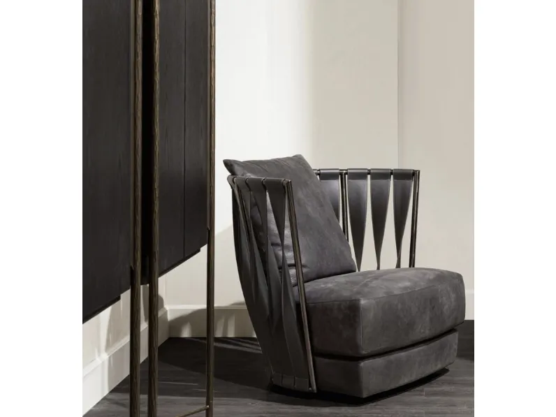 Poltroncina in pelle e tessuto Twist di Cantori