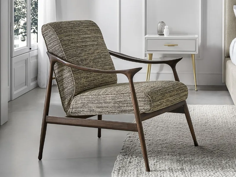 Poltrona di design Vivi Canaletto Dedar in tessuto con struttura in noce Canaletto di Tosconova