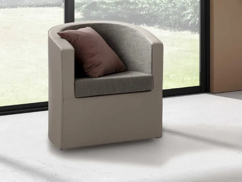 Poltroncina Willis in ecopelle e tessuto di Rimar