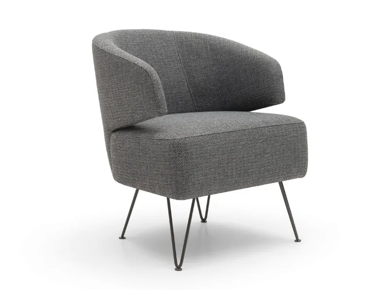 Poltroncina Zoe in tessuto con piedi in metallo di Confort Line