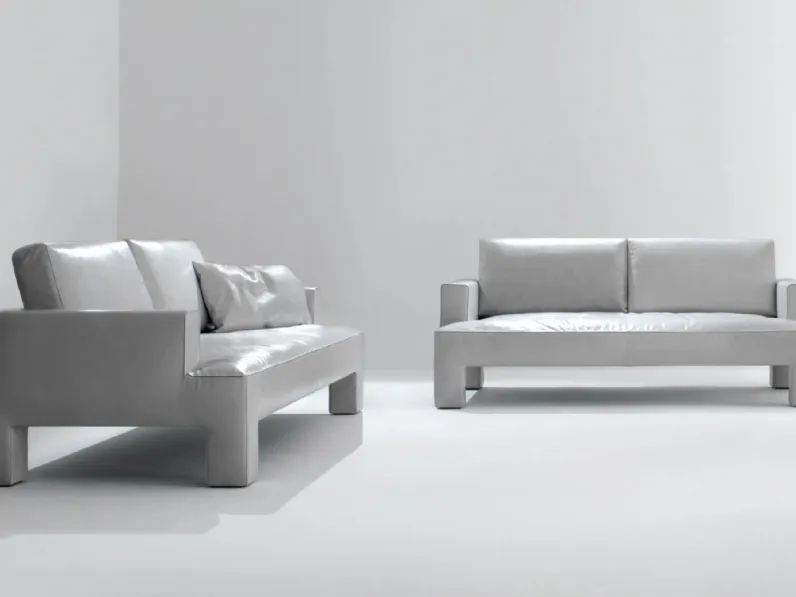 Divano lineare in pelle Alto Piano di Laura Meroni