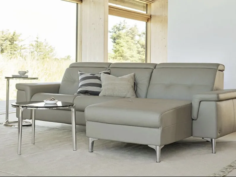 Divano relax con penisola Anna A2 in tessuto di Stressless