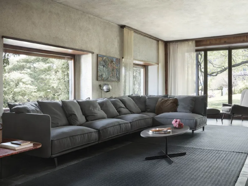 Divano angolare K2 in tessuto con sedute di grande formato molto confortevoli di Arflex