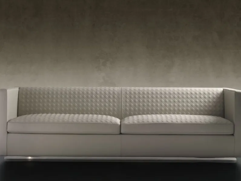 Divano lineare in pelle trapuntata con base in acciaio lucido Avantgarde di Reflex