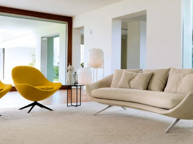 Divano lineare in tessuto imbottito Avì di Desirèe