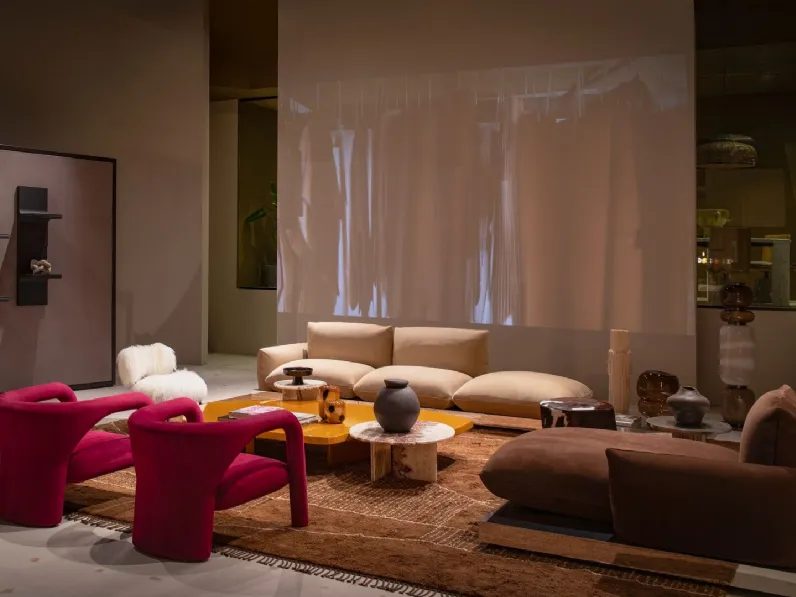 Divano lineare in pelle Aura di Baxter