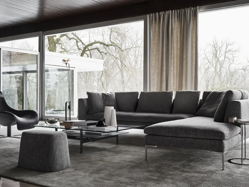 Divano in tessuto con penisola Charles di B&B Italia