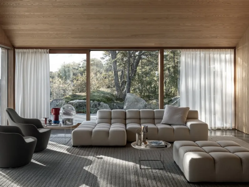 Divano con penisola Tufty Time in tessuto imbottito e trapuntato di B&B Italia