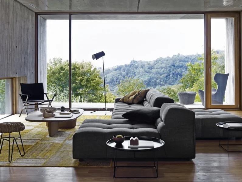 Divano con penisola bifacciale in tessuto imbottito e trapuntato Tufty-Too di B&B Italia