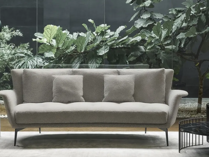 Divano lineare di design Lovy di Bonaldo