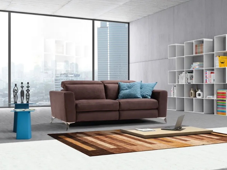 Divano relax lineare in microfibra con piedi in acciaio Bora di Polyformitalia 