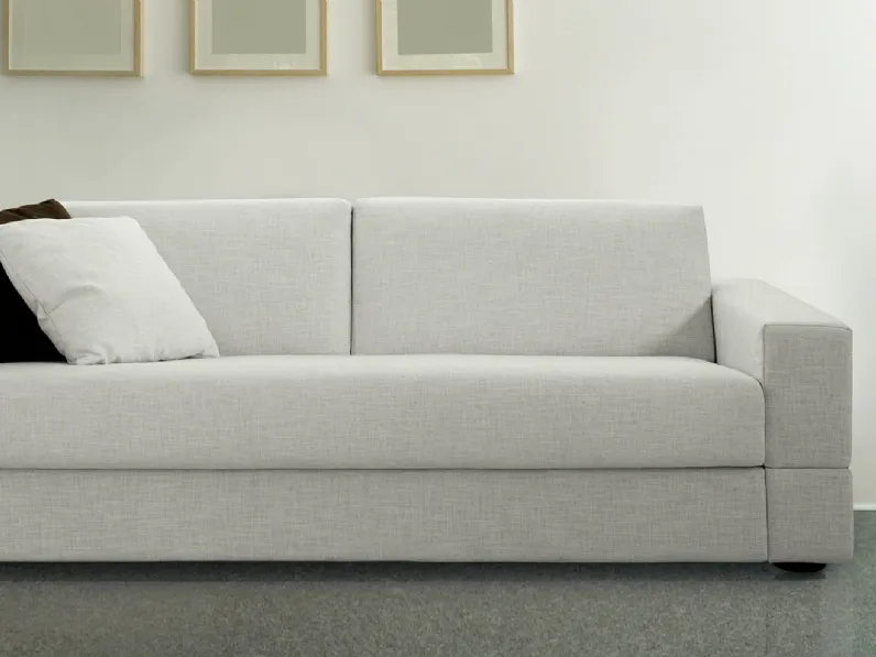 Divano letto lineare Brian in tessuto di Milano Bedding