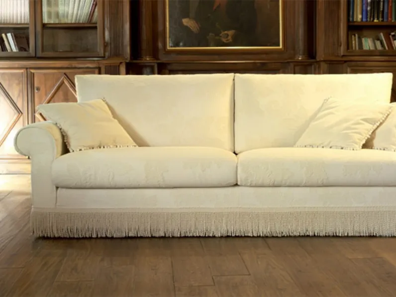 Divano lineare in tessuto con frange Decò di Pandolfi divani