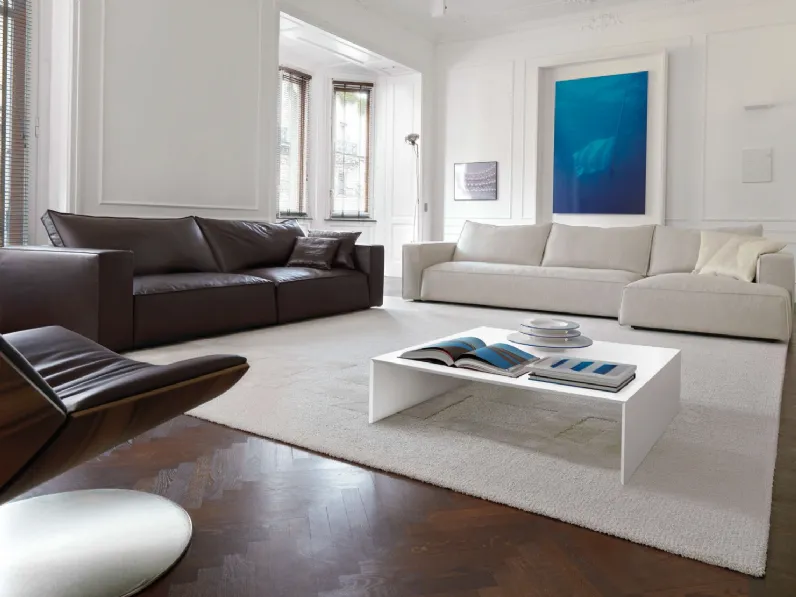 Divano lineare in pelle e in tessuto con penisola Zenit di Desirèe