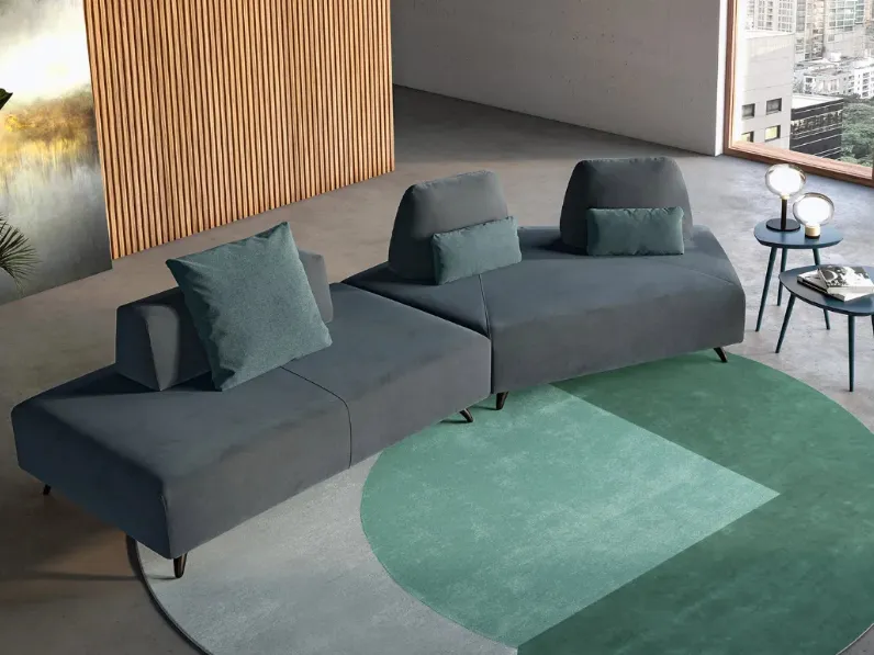 Divano lineare Simply di Doimo Salotti