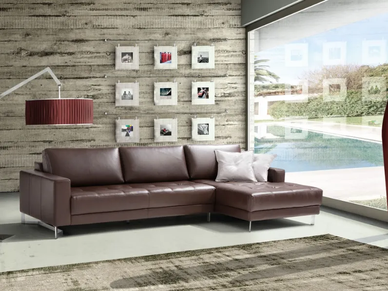 Divano in pelle con penisola Donatello di Polyformitalia 