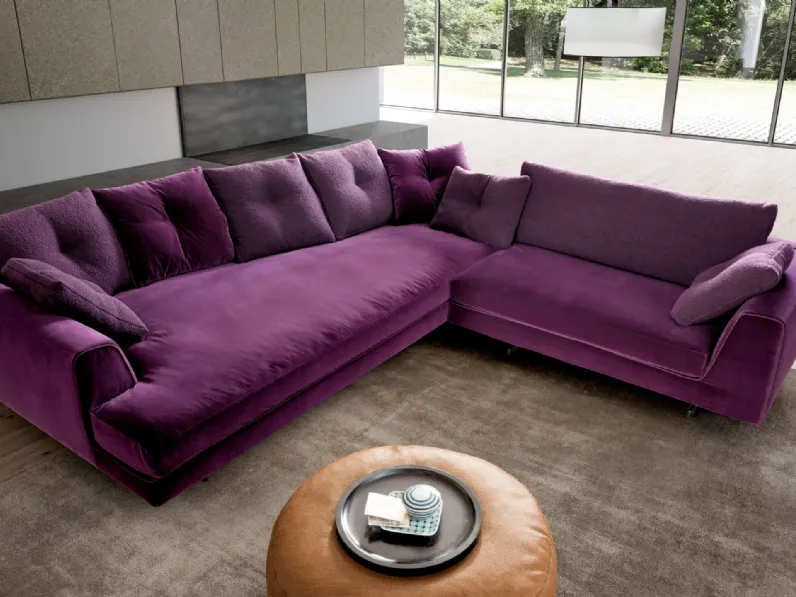 Divano angolare in tessuto viola Eduard New di Valentini