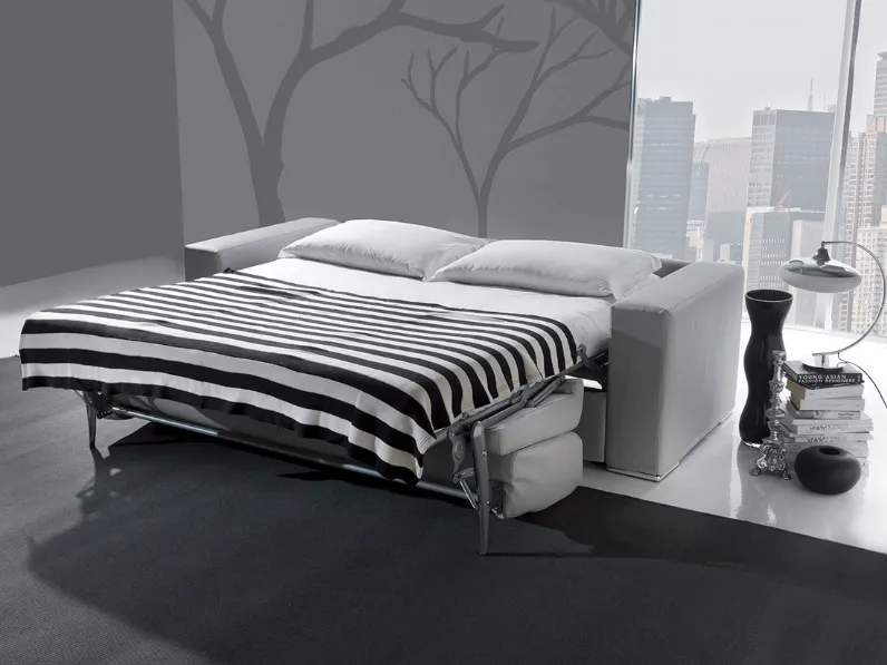 Divano Letto matrimoniale in pelle con vano portaguanciali Erica di Crippa Salotti