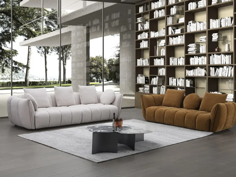 Divano lineare Eros in tessuto imbottito di Egoitaliano