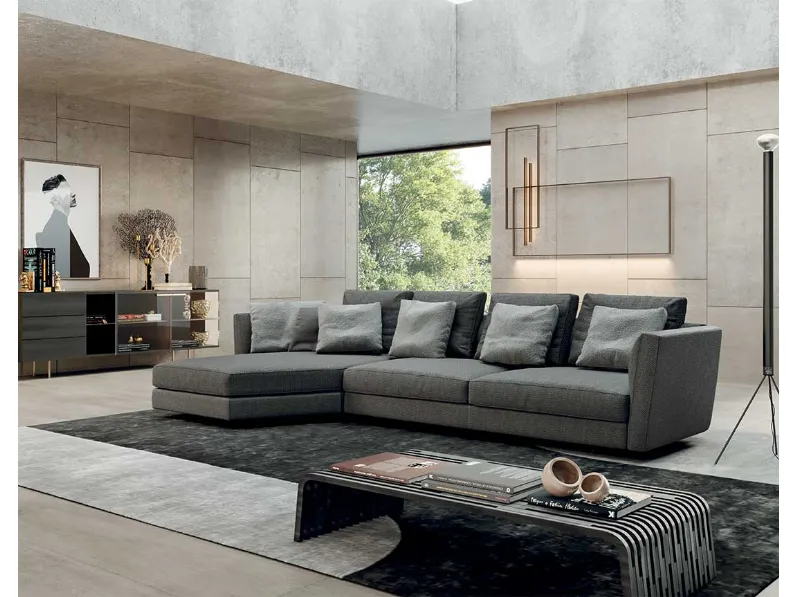 Divano in tessuto con penisola dalla forma asimmetrica Ester di Pacini e Cappellini