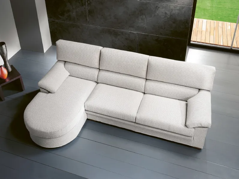 Divano in tessuto con penisola arrotondata Everest di Fabbri Salotti