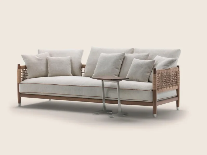 Divano lineare Parker in tessuto imbottito con struttura in legno di Flexform