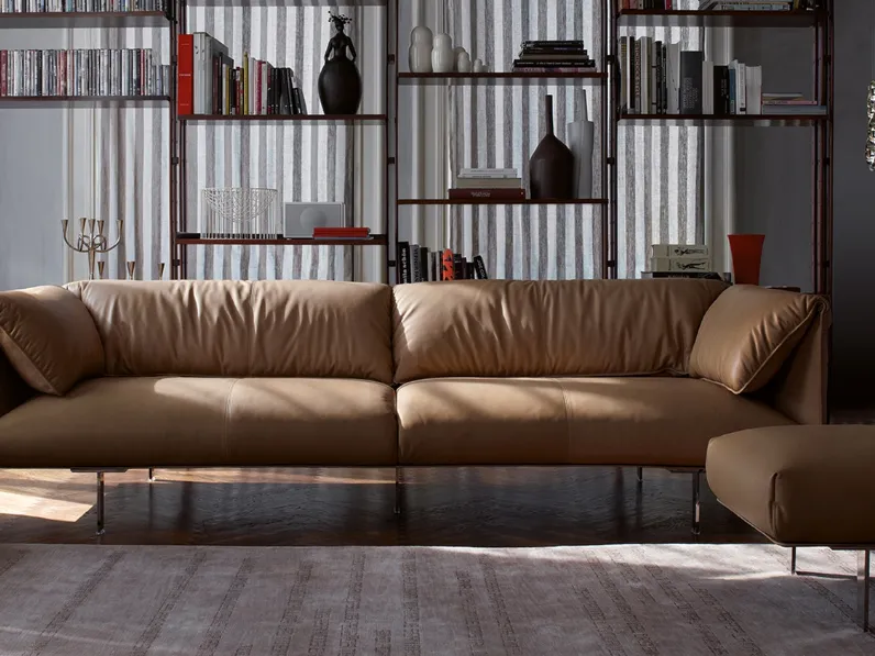 Divano lineare John John in pelle di Poltrona Frau