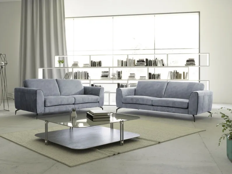 Divano lineare in microfibra Linda di Polyformitalia 