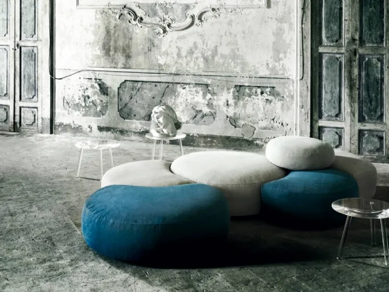 Divano di design dalla forma tondeggiante Pasticca in microfibra di Living Divani