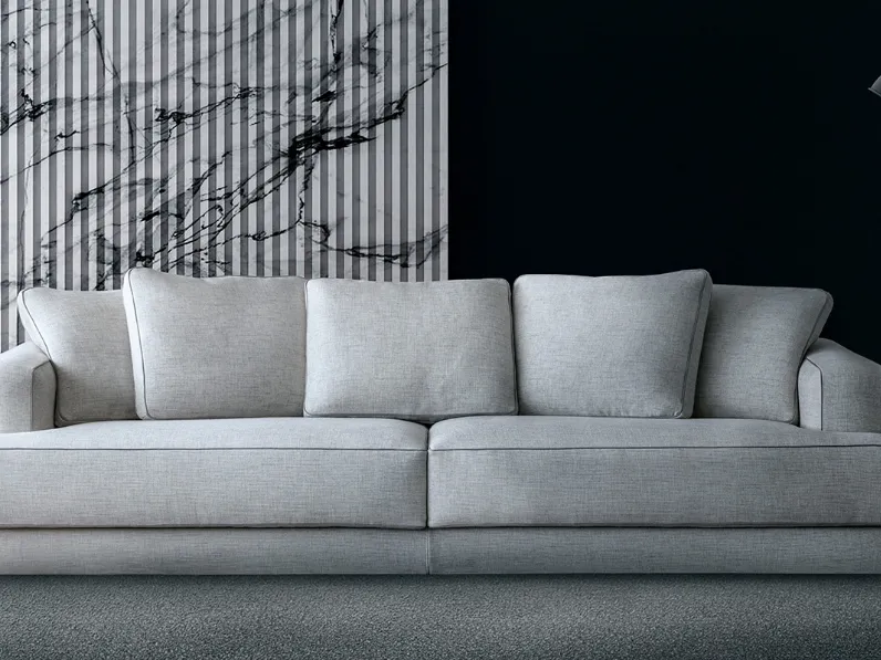 Divano lineare Logan di Cava Divani