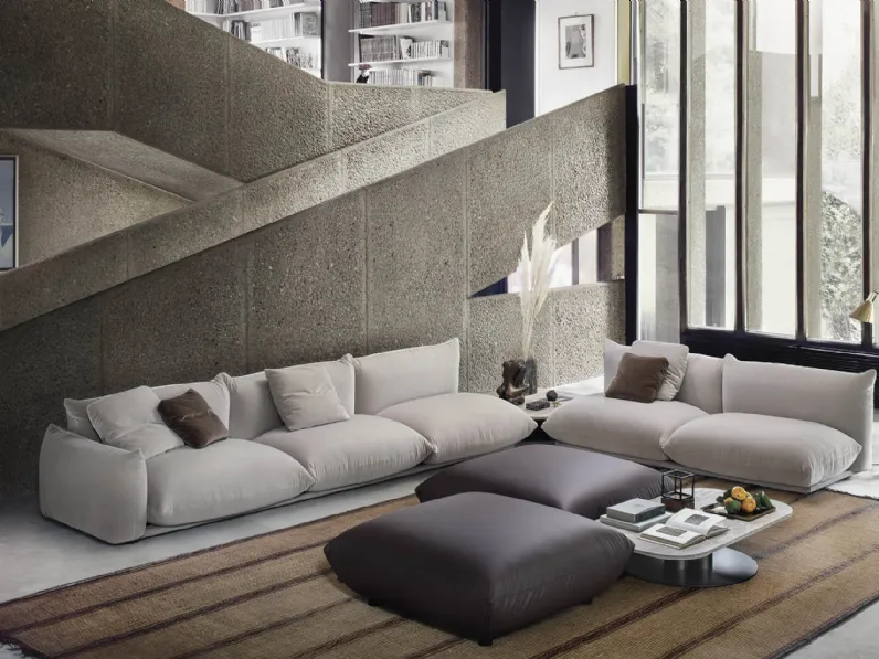 Divano lineare in tessuto Marenco di Arflex